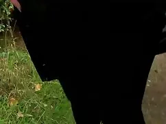 Nina, cô em và mặt p ...