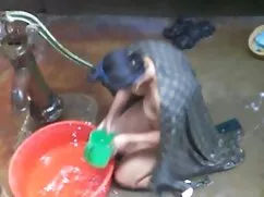 Hai cô xecxxx gái nó ...