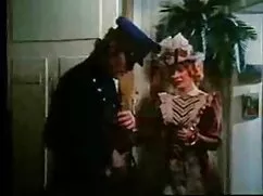 Busty Samuel tóc vàn ...